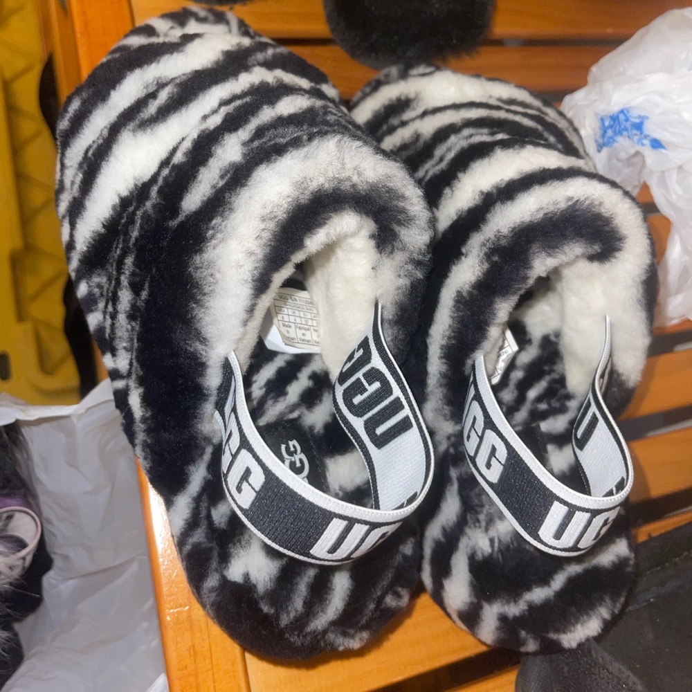 Ugg fluff yea slides